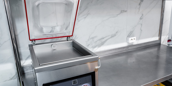 Limpiezas de Conductos de Extracción y Ventilación Campofrío · Cocina de Pastelerías